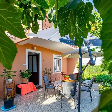 Apartman Chubi 2br Parking Terrace Bbq Vegetable Garden Zára