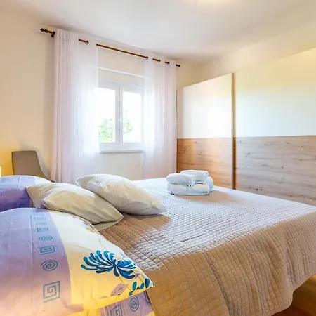 Apartman Chubi 2br Parking Terrace Bbq Vegetable Garden