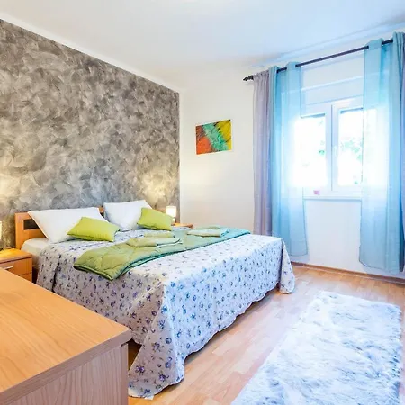 Apartman Chubi 2br Parking Terrace Bbq Vegetable Garden *