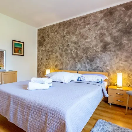 Chubi 2br Parking Terrace Bbq Vegetable Garden Apartment Zadar