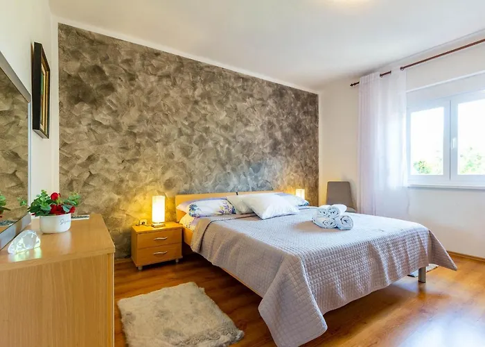 Appartement Chubi 2br Parking Terrace Bbq Vegetable Garden