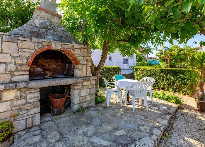 Chubi 2br Parking Terrace Bbq Vegetable Garden