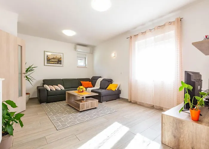 Chubi 2br Parking Terrace Bbq Vegetable Garden